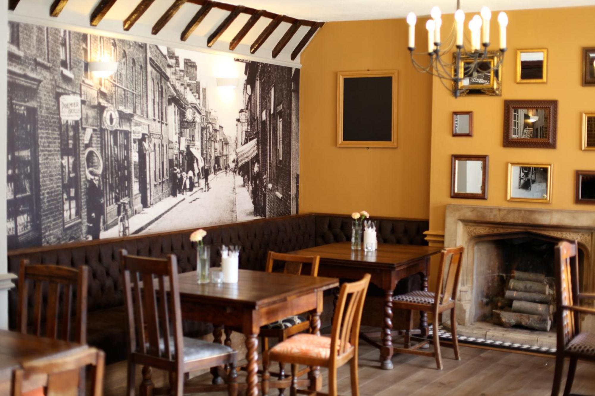 Old Bull Inn Royston  Esterno foto